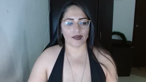 Natasha Smithe  online show from November 2025 01:05:01 AM