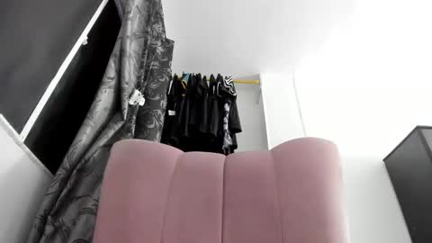     NATHALIA online show from November 2025 01:58:01 PM