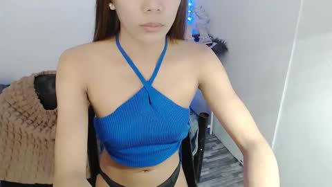 Thalie online show from November 2025 05:28:02 PM