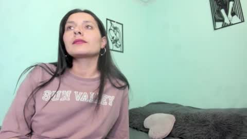 Nathaly online show from December 2025 10:04:01 PM