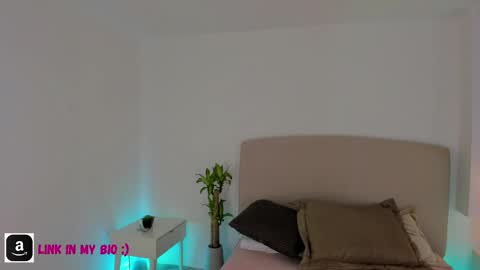 NATHALY  online show from February 2026 10:48:01 AM