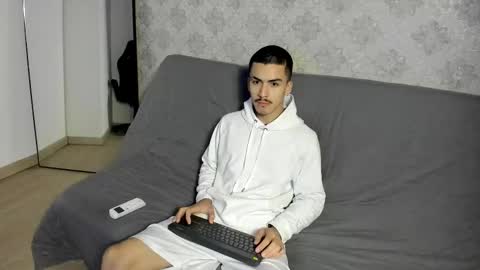 nathan_baker__ online show from November 2025 11:34:02 AM