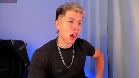 Nathan online show from November 2025 09:25:02 PM