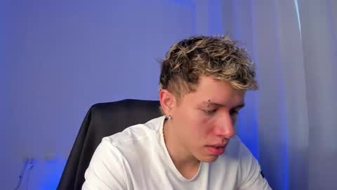 Nathan online show from December 2025 08:16:02 PM