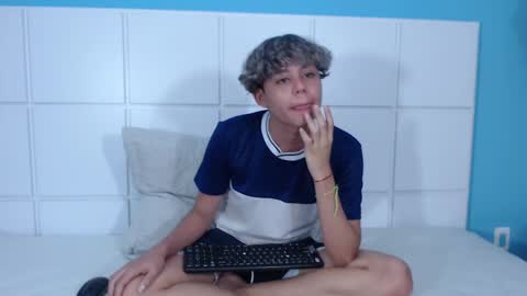 nathanbell1 online show from September 2025 10:04:02 AM
