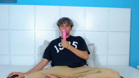 nathanbell1 online show from September 2025 02:33:02 AM