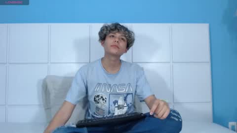 nathanbell1 online show from September 2025 04:58:02 AM