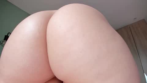 Snapshot of natsuki_saori chatting on March 2026 02:01:01 PM online show from March 2026 02:01:01 PM