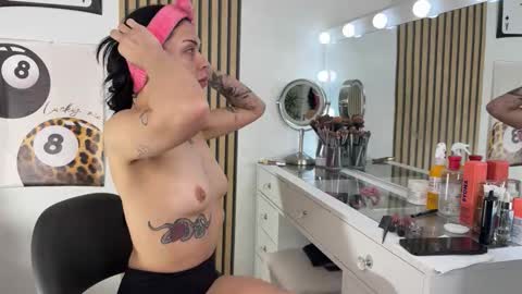 NATTY FIERROS online show from October 2025 06:20:02 PM