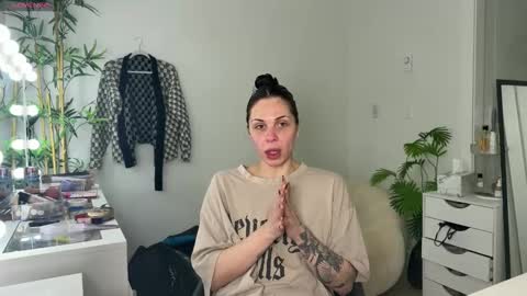 NATTY FIERROS online show from April 2026 08:20:02 PM