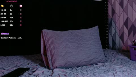 Gwen  online show from September 2025 07:51:02 PM