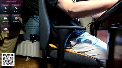 Nature online show from November 2025 09:37:02 PM