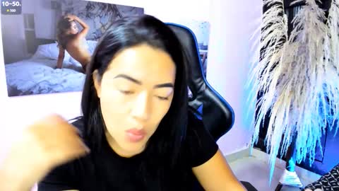 Natalia online show from October 2025 06:53:02 PM