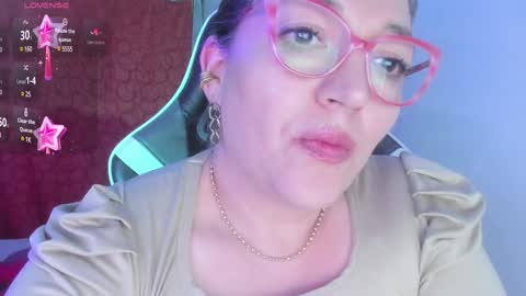 Snapshot of naty__mature_ chatting on January 2025 04:10:02 AM Nataly online show from January 2025 04:10:02 AM