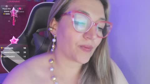Snapshot of naty__mature_ chatting on January 2025 03:33:02 AM Nataly online show from January 2025 03:33:02 AM