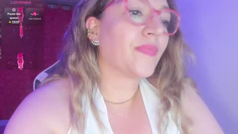 Snapshot of naty__mature_ chatting on February 2025 02:11:02 AM Nataly online show from February 2025 02:11:02 AM