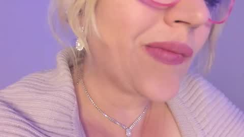 Snapshot of naty__mature_ chatting on October 2025 05:47:01 PM Nataly online show from October 2025 05:47:01 PM