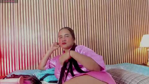 naty bustos online show from May 2026 12:05:01 AM