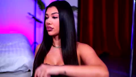 Naty online show from November 2025 10:17:01 AM