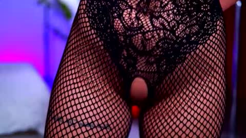 Naty online show from November 2025 10:04:02 AM