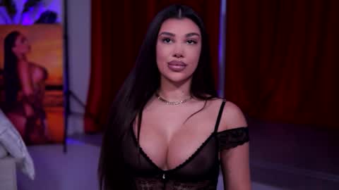 Naty online show from December 2025 07:54:02 PM