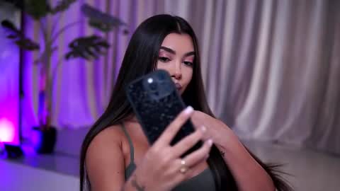 Naty online show from August 2026 07:05:01 PM