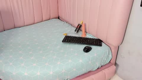 natyrussel online show from June 2026 11:41:02 AM