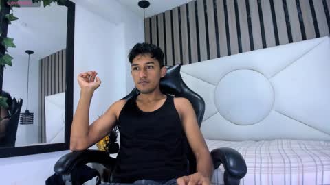 natzuki_ online show from February 2026 12:01:01 PM