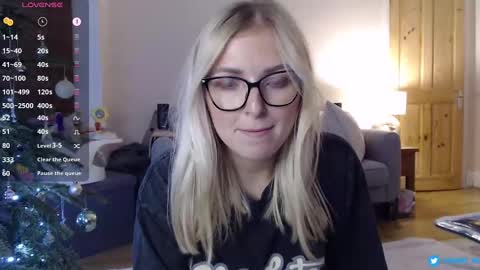 Bex currently on maternity leave online show from December 2024 08:45:02 PM