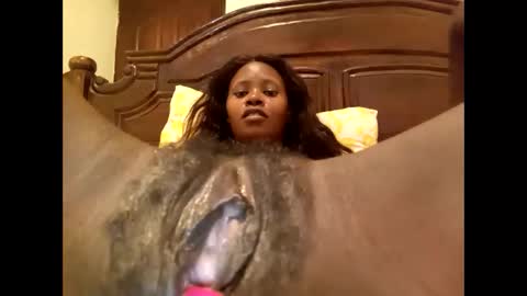 Snapshot of naughty_babe000 chatting on January 2025 09:39:01 AM alisha online show from January 2025 09:39:01 AM