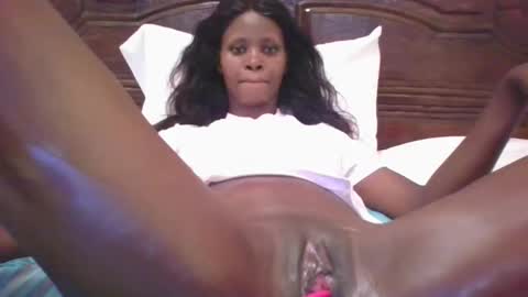 Snapshot of naughty_babe000 chatting on February 2025 11:33:02 AM alisha online show from February 2025 11:33:02 AM