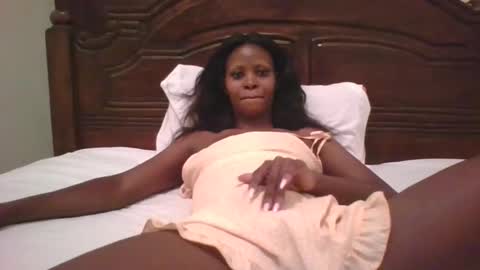 Snapshot of naughty_babe000 chatting on September 2025 04:23:01 AM alisha online show from September 2025 04:23:01 AM