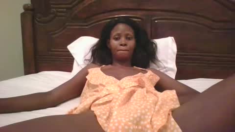 Snapshot of naughty_babe000 chatting on September 2025 05:20:01 AM alisha online show from September 2025 05:20:01 AM