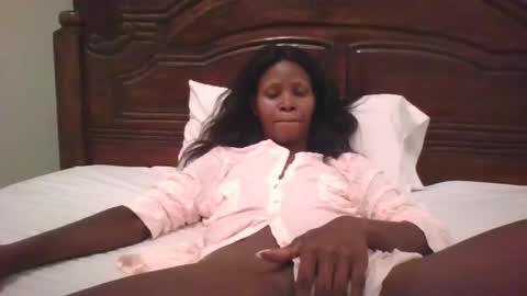 Snapshot of naughty_babe000 chatting on September 2025 06:30:02 PM alisha online show from September 2025 06:30:02 PM