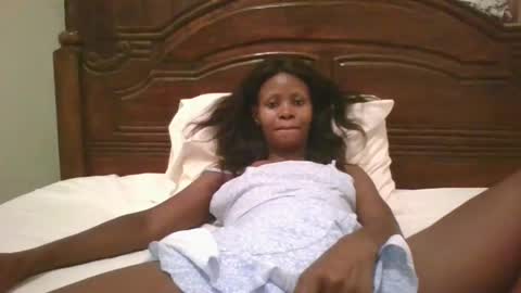 Snapshot of naughty_babe000 chatting on October 2025 07:55:02 PM alisha online show from October 2025 07:55:02 PM