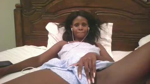 Snapshot of naughty_babe000 chatting on October 2025 06:08:01 PM alisha online show from October 2025 06:08:01 PM