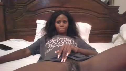 Snapshot of naughty_babe000 chatting on October 2025 02:17:02 PM alisha online show from October 2025 02:17:02 PM