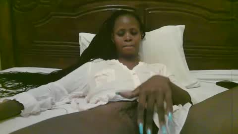 Snapshot of naughty_babe000 chatting on December 2025 07:53:02 PM alisha online show from December 2025 07:53:02 PM