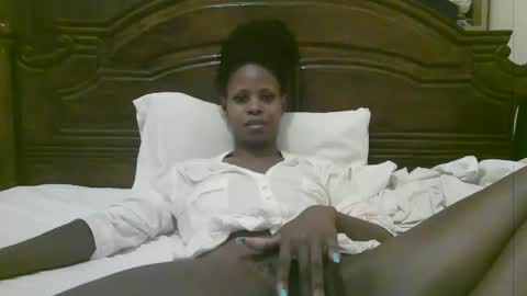 Snapshot of naughty_babe000 chatting on December 2025 01:11:01 AM alisha online show from December 2025 01:11:01 AM