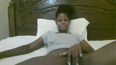 Snapshot of naughty_babe000 chatting on December 2025 07:37:01 AM alisha online show from December 2025 07:37:01 AM