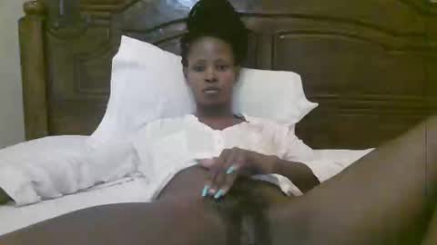 Snapshot of naughty_babe000 chatting on December 2025 08:43:01 AM alisha online show from December 2025 08:43:01 AM