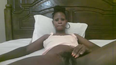 Snapshot of naughty_babe000 chatting on January 2026 07:45:02 AM alisha online show from January 2026 07:45:02 AM