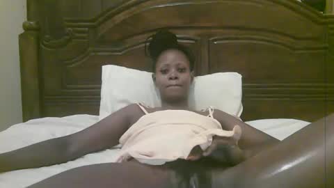 Snapshot of naughty_babe000 chatting on January 2026 02:37:02 AM alisha online show from January 2026 02:37:02 AM