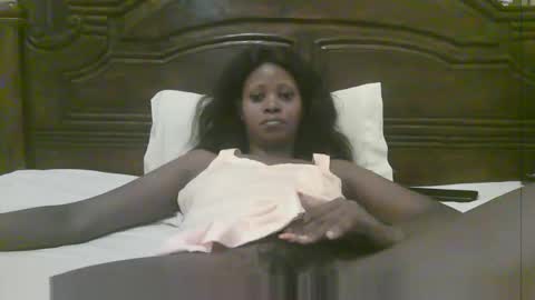 Snapshot of naughty_babe000 chatting on February 2026 04:11:01 AM alisha online show from February 2026 04:11:01 AM