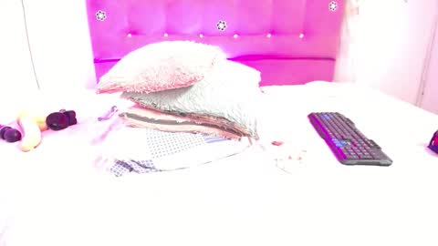 Snapshot of naughty_choko chatting on November 2025 01:04:02 AM L I S S online show from November 2025 01:04:02 AM