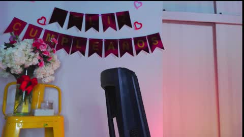 Snapshot of naughty_em_17 chatting on February 2026 04:42:01 AM Em please help me reach 100 thumbs up 3 online show from February 2026 04:42:01 AM