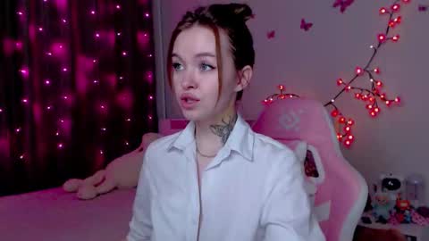 Snapshot of naughty_mablee chatting on October 2025 12:20:02 AM Mable online show from October 2025 12:20:02 AM