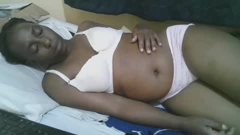 Snapshot of naughty_slender2 chatting on December 2025 01:13:02 AM jn online show from December 2025 01:13:02 AM