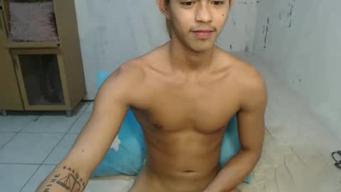 Snapshot of naughtyboylouie chatting on February 2025 04:02:01 PM Loue online show from February 2025 04:02:01 PM