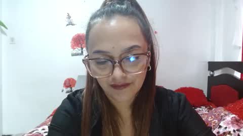 naughtygoddesss online show from September 2025 03:28:01 PM